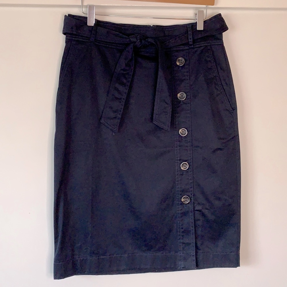 Ann Taylor belted pencil skirt